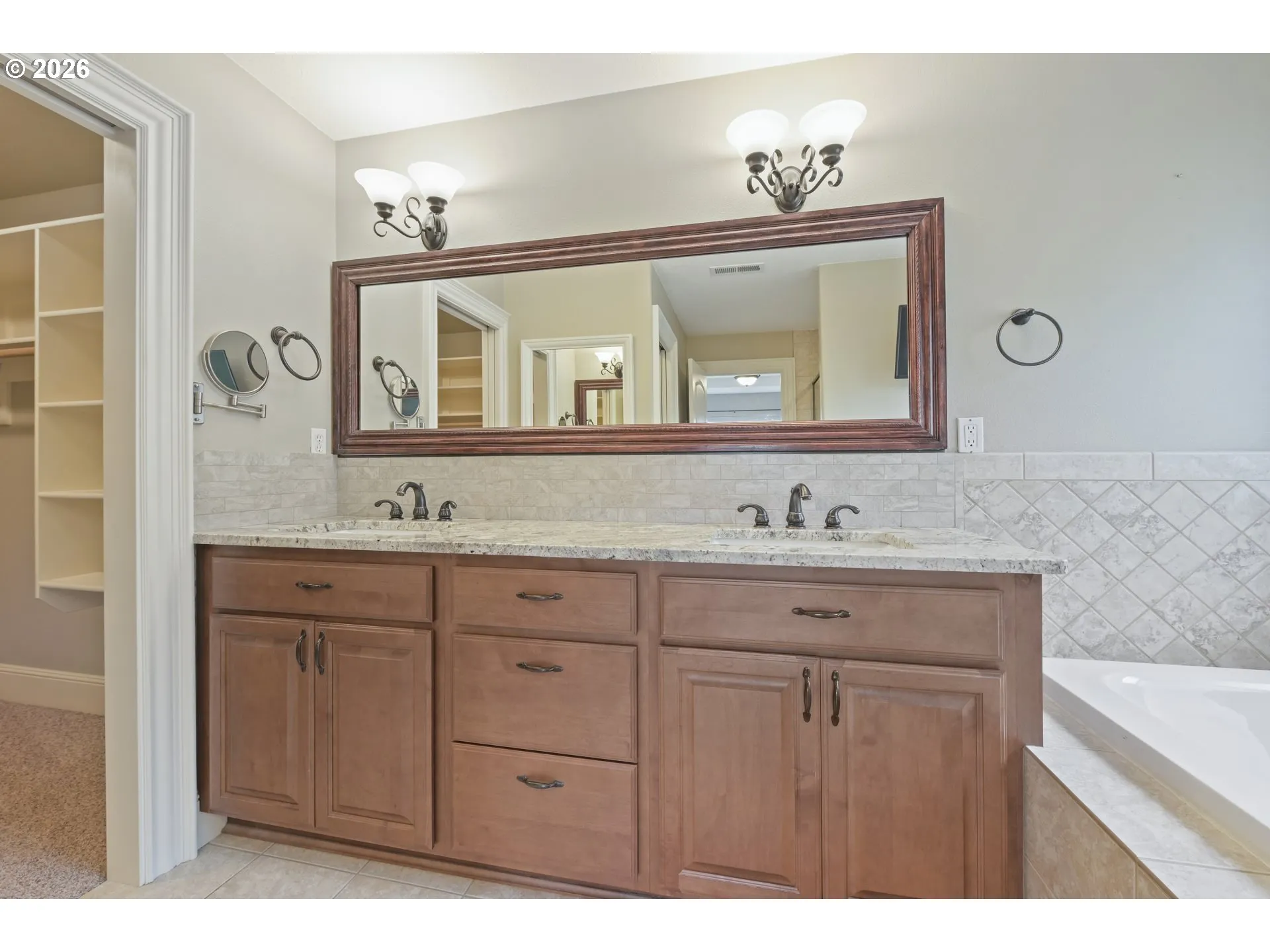 En Suite Bathroom-Upper