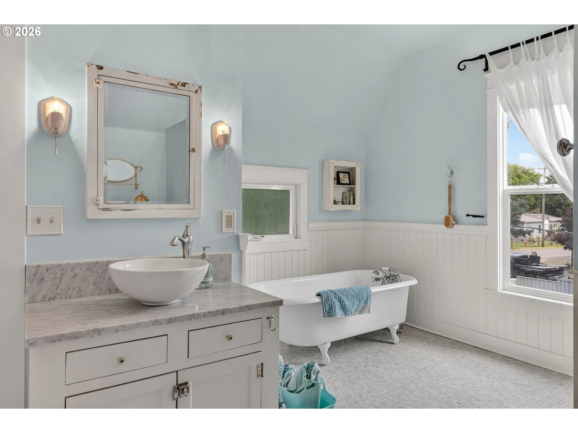 Bathroom-Upper