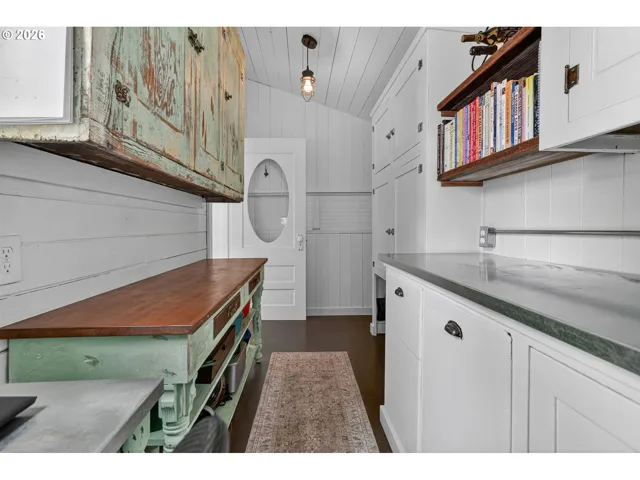 Butler's Pantry-Rear