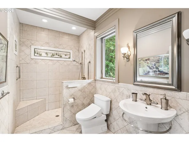 Bathroom-Upper