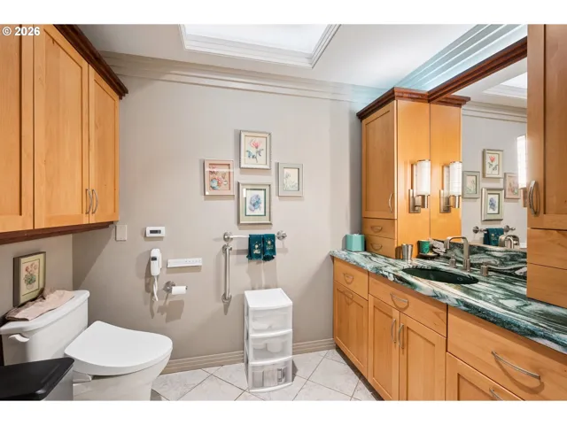 Bathroom, Attached
