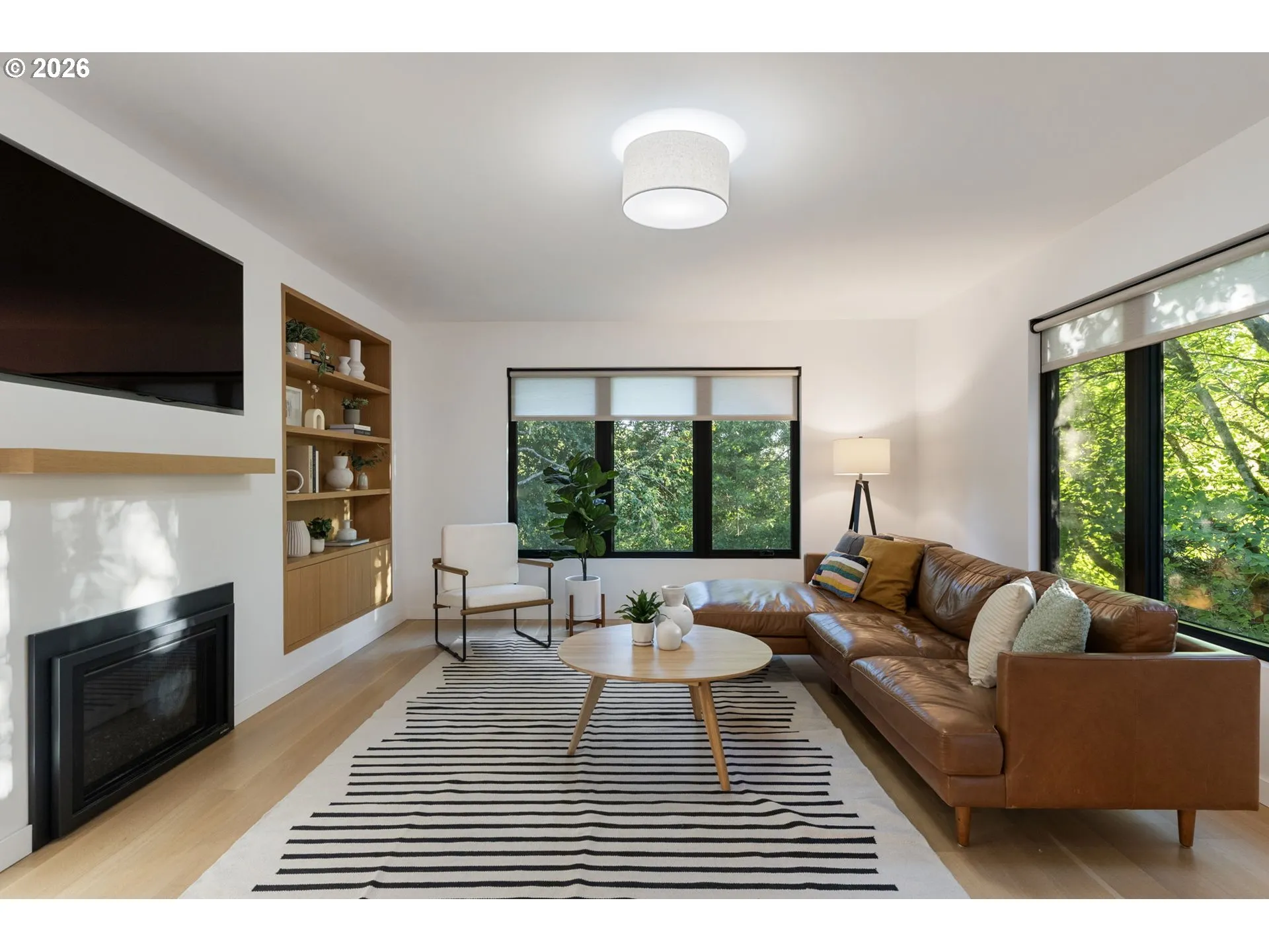 Living Room-Fireplace