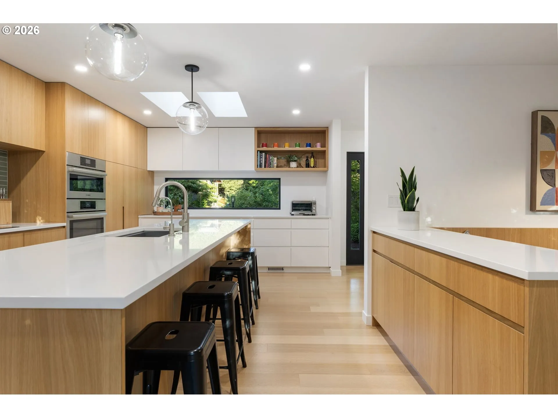 Kitchen/Dining Room-Island