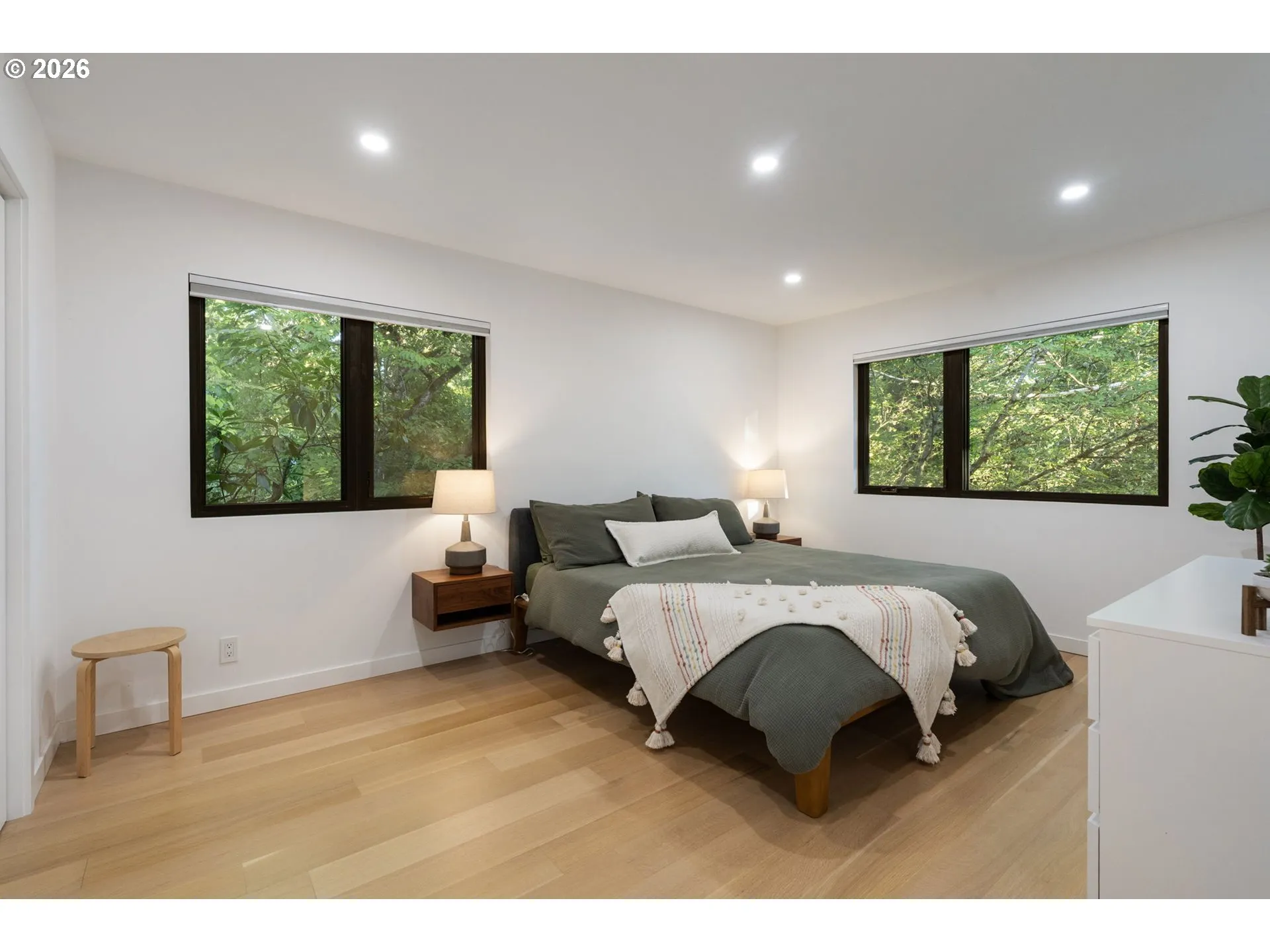 Bedroom, Primary