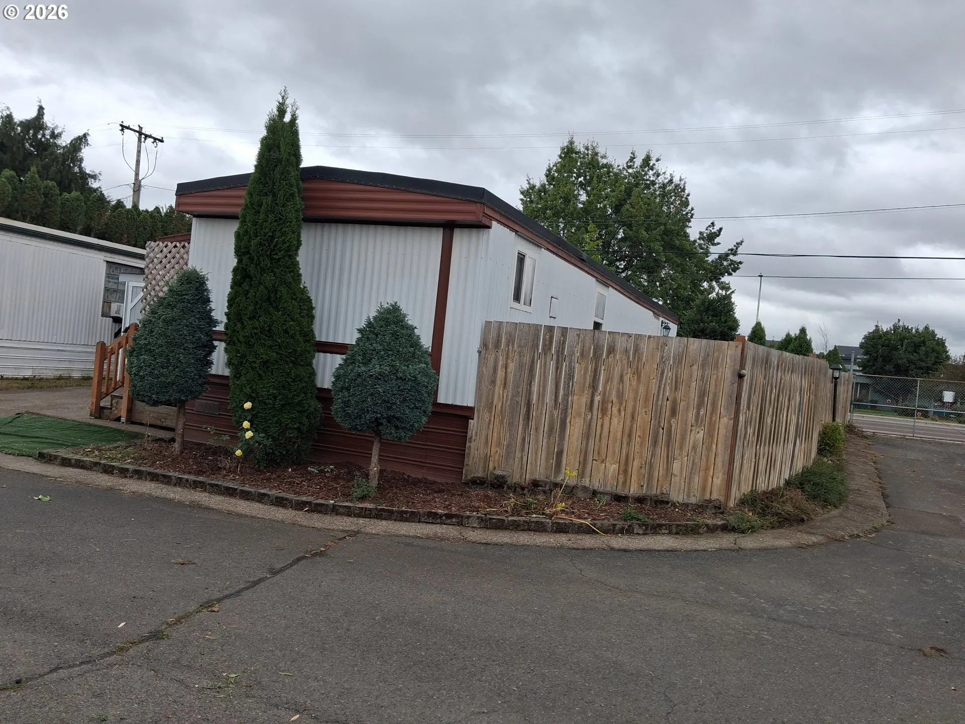 Front Yard-Fenced
