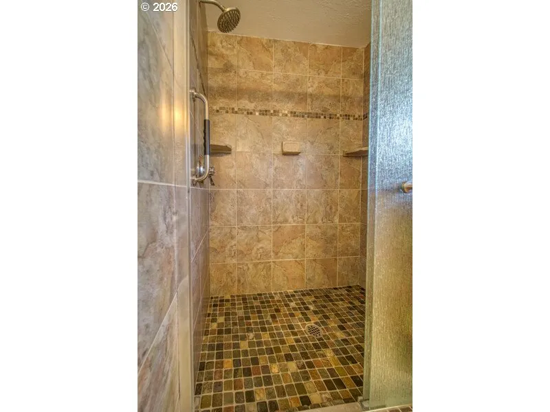 Bathroom-Walk in Shower