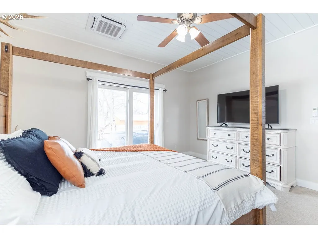 Primary Bedroom-Main