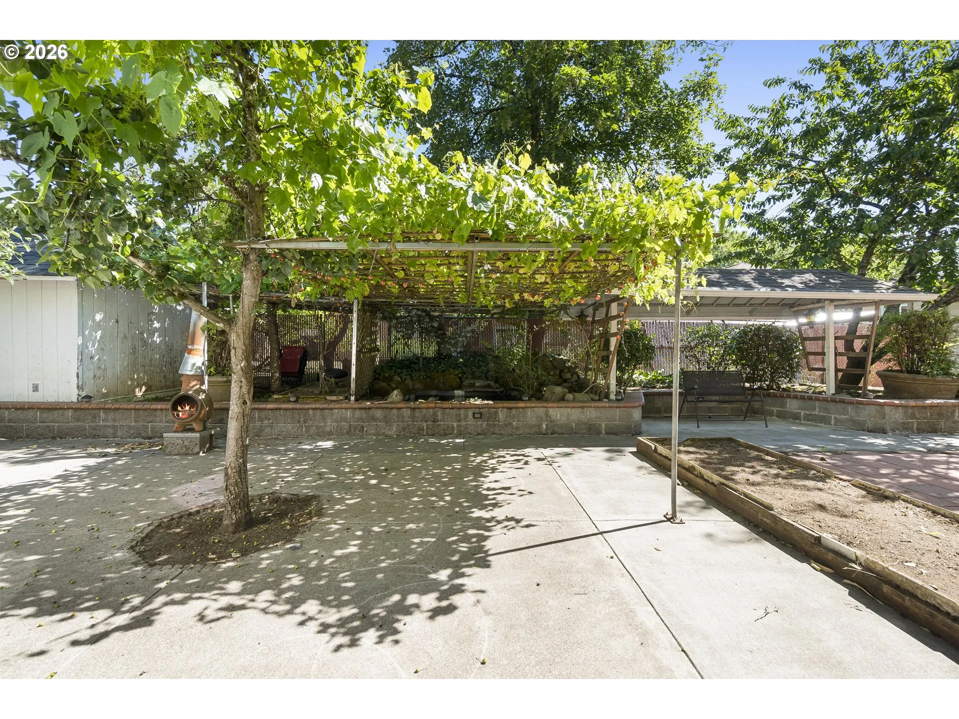 Yard-Back