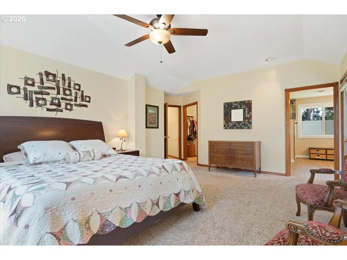 Bedroom, Primary