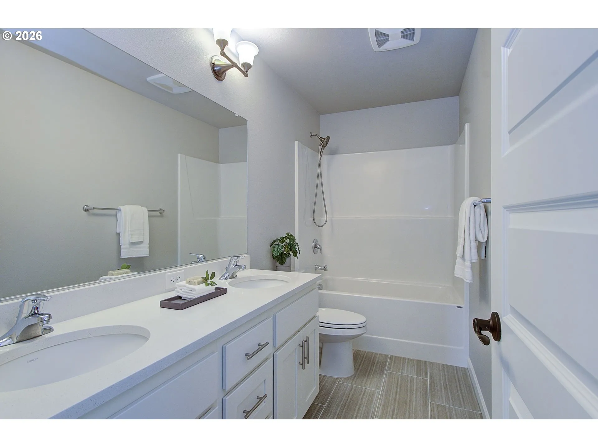 Bathroom-Upper