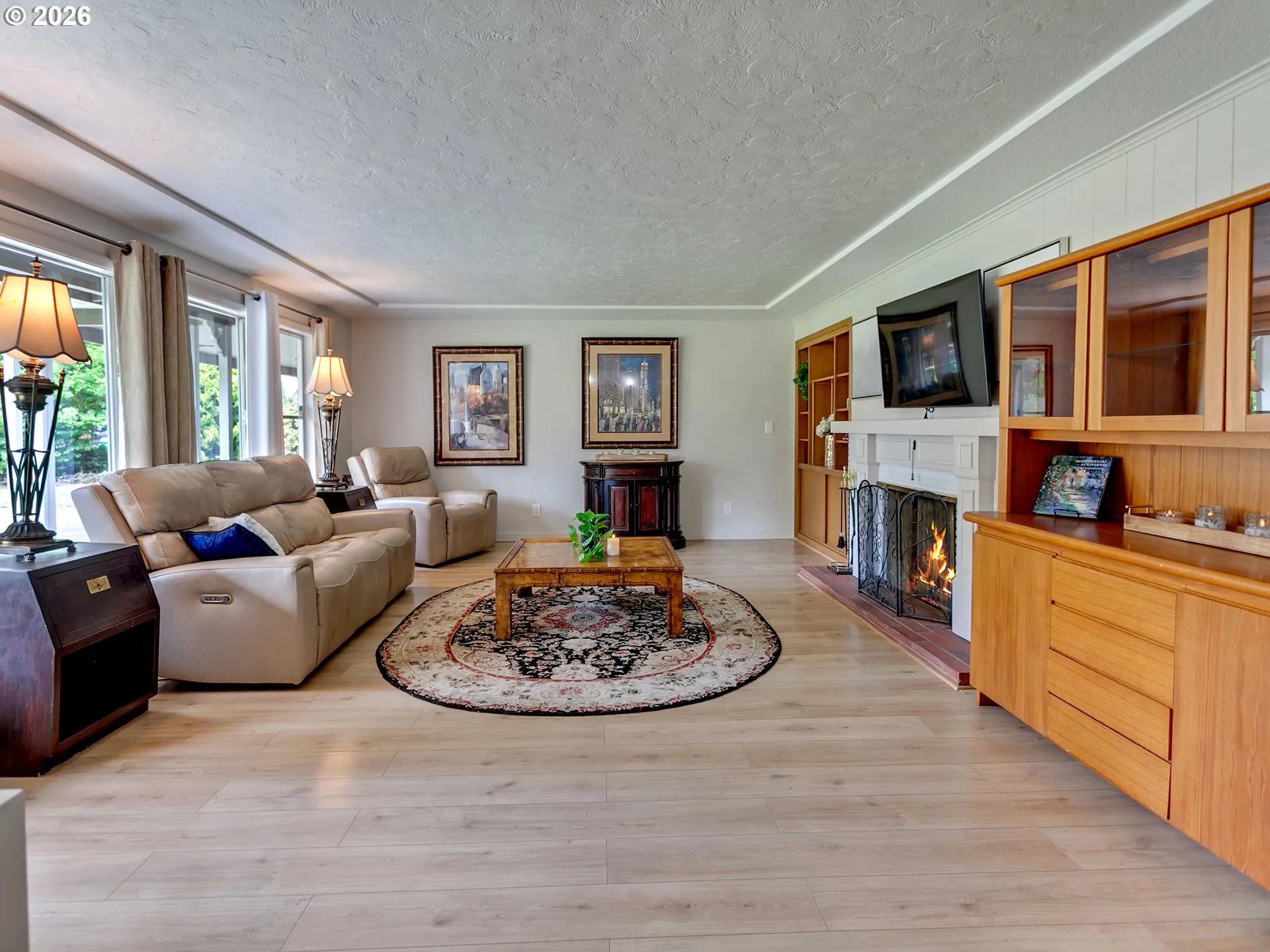 Living Room-Fireplace
