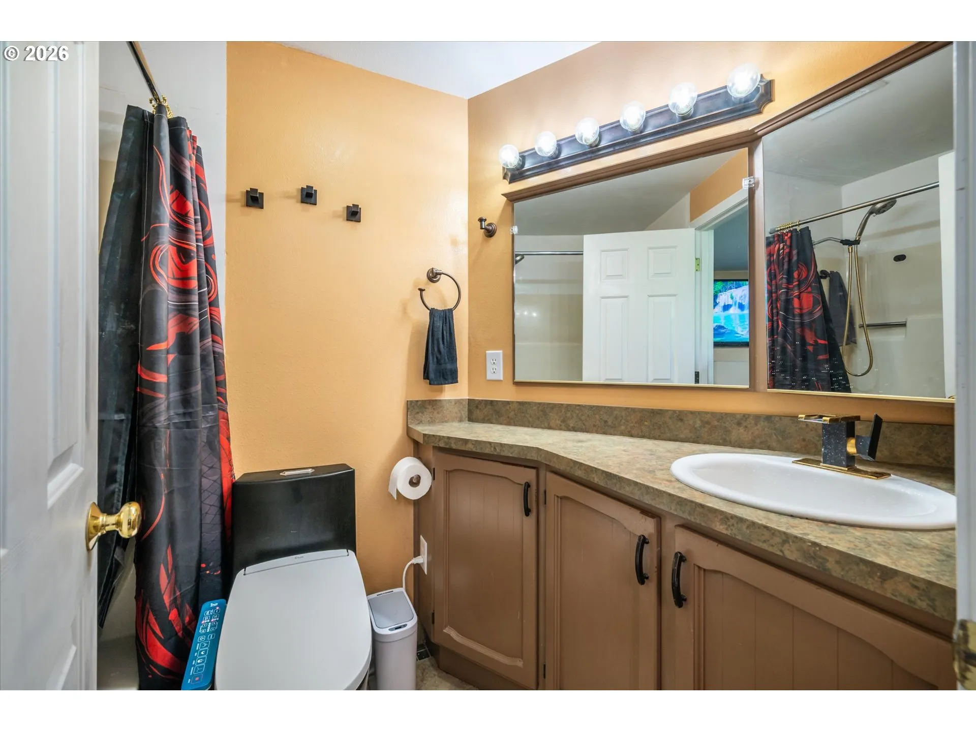 Primary Bedroom-Attached Bathroom