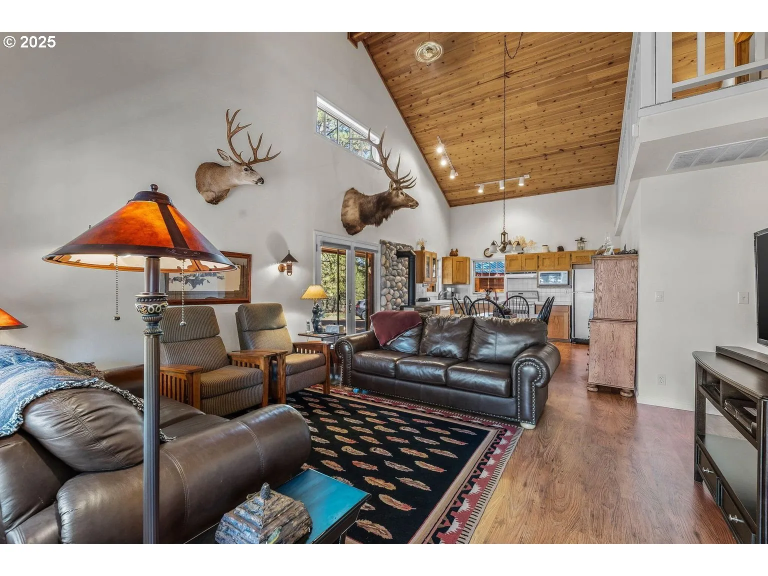 Living Room-Vaulted Ceilings