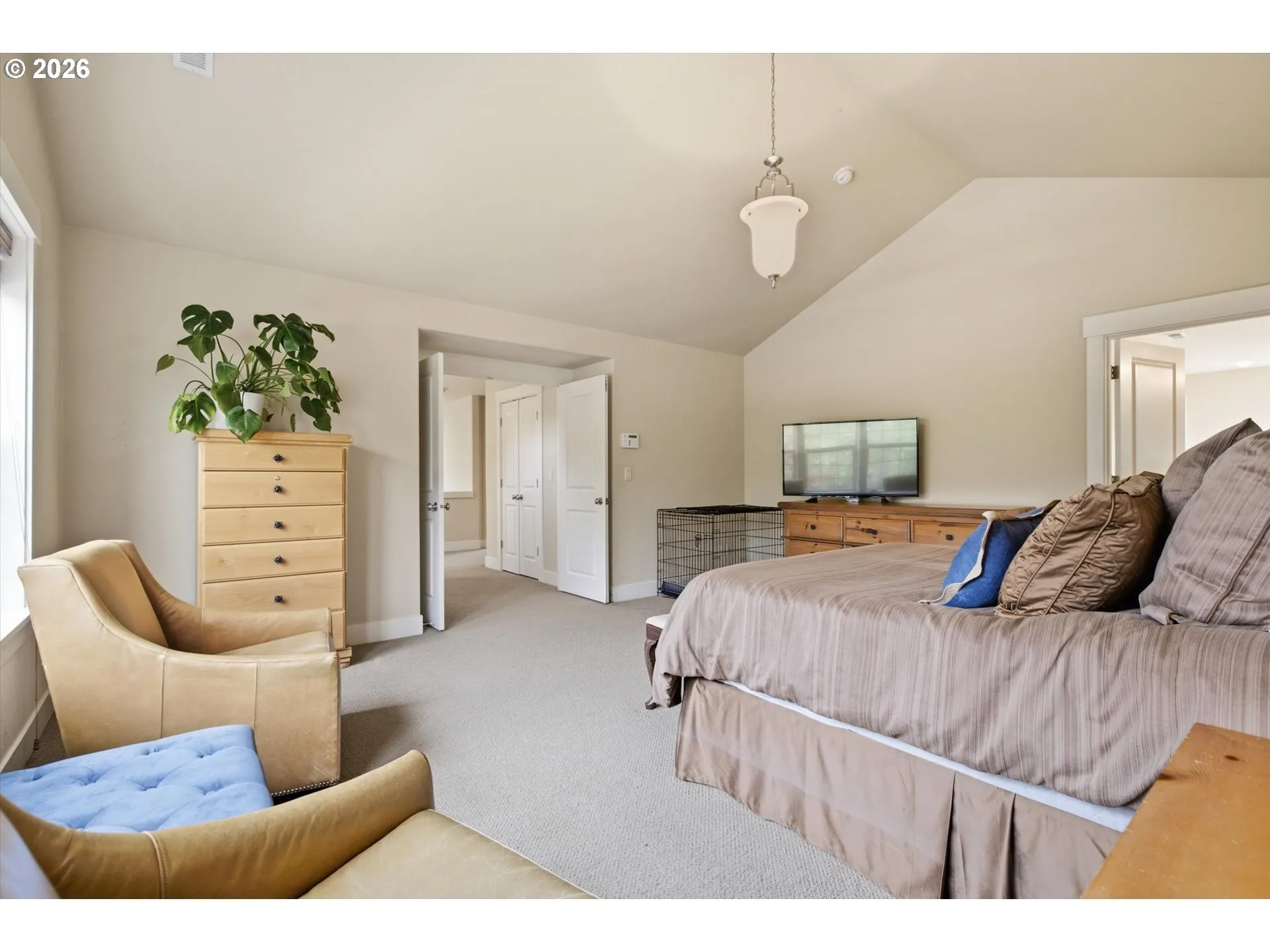 Bedroom, Primary-Upper