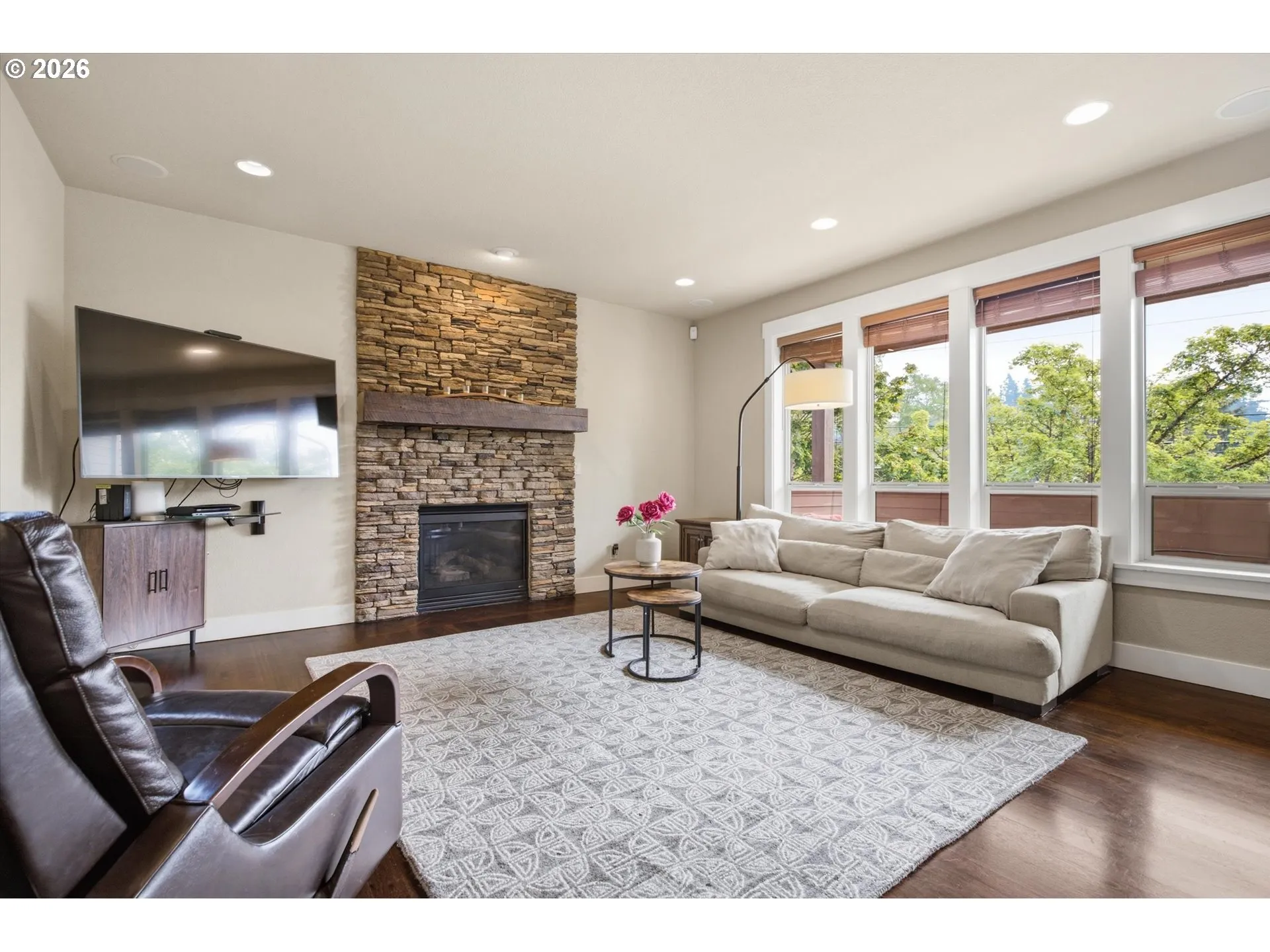 Living Room-Fireplace