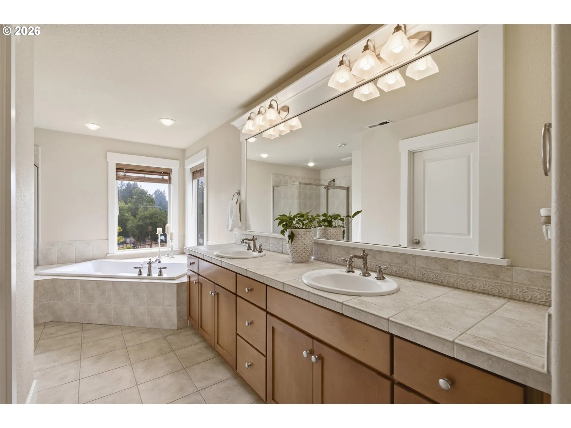 Bathroom, Attached-Double Sinks