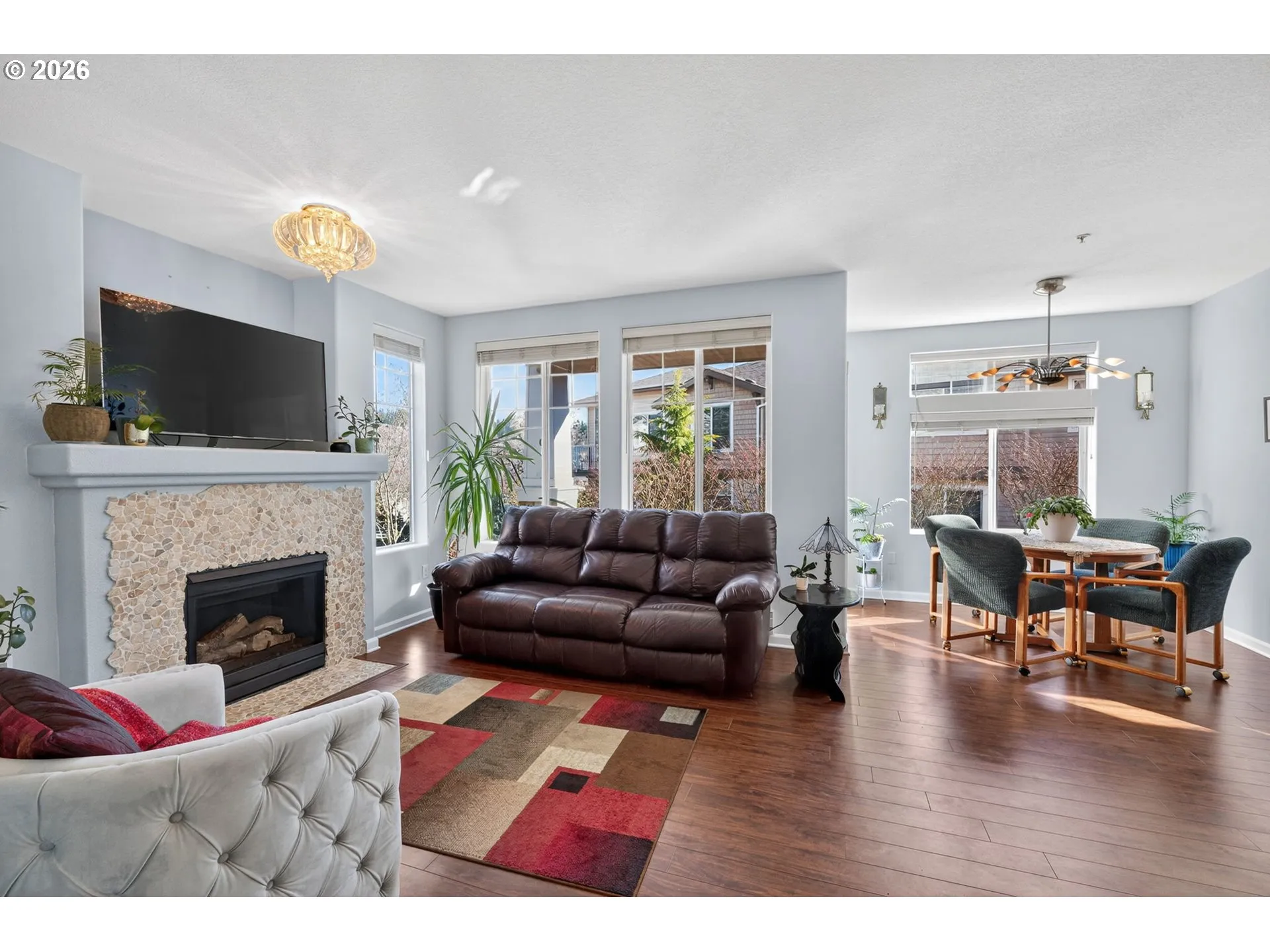 Living Room-Fireplace