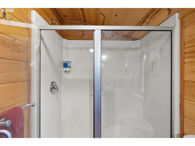 Bathroom-Walk in Shower