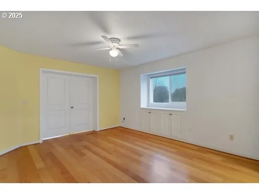 Bedroom, Primary