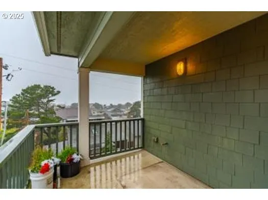 Balcony-SW Facing