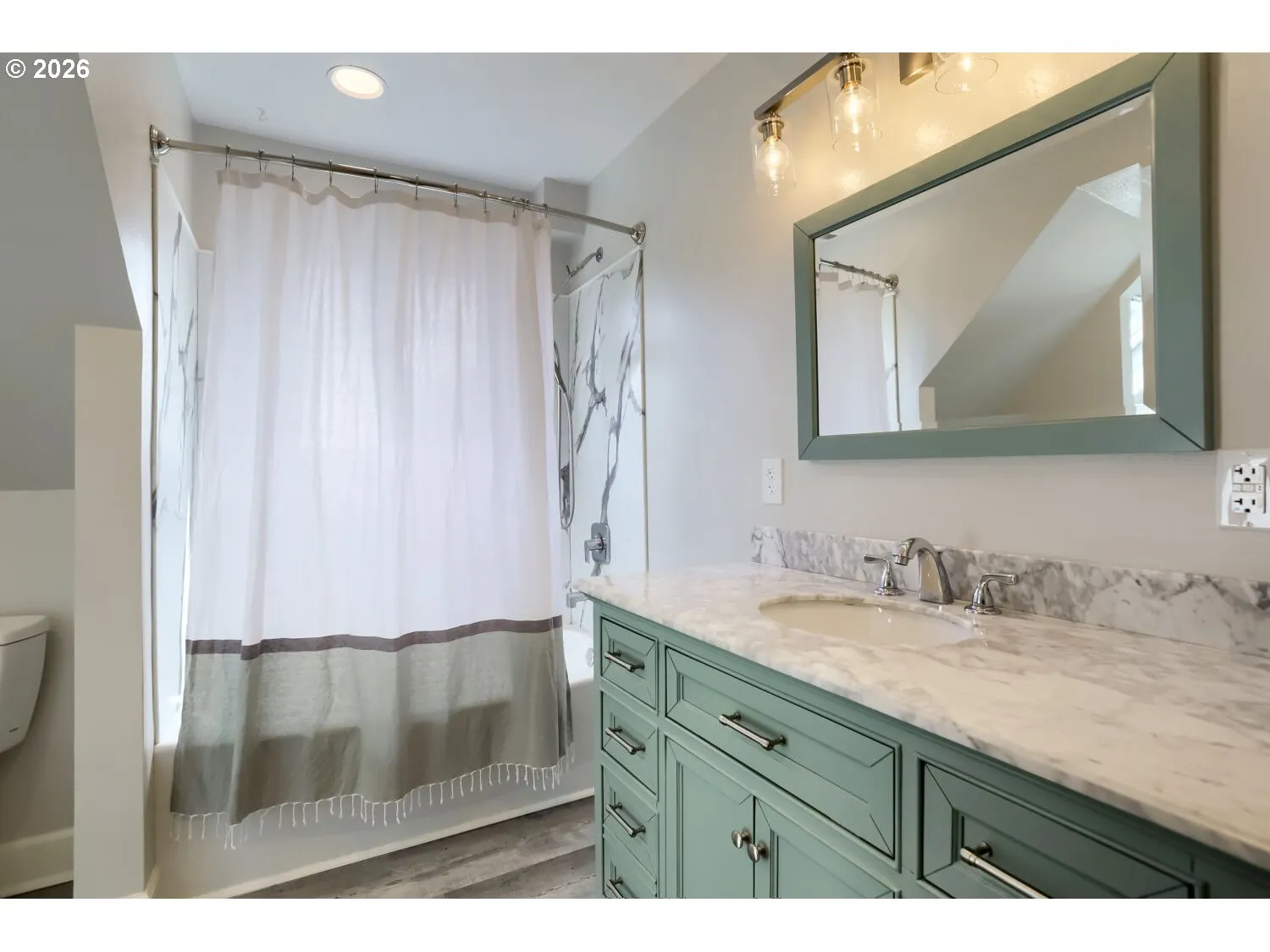 Bathroom, Attached-Upper