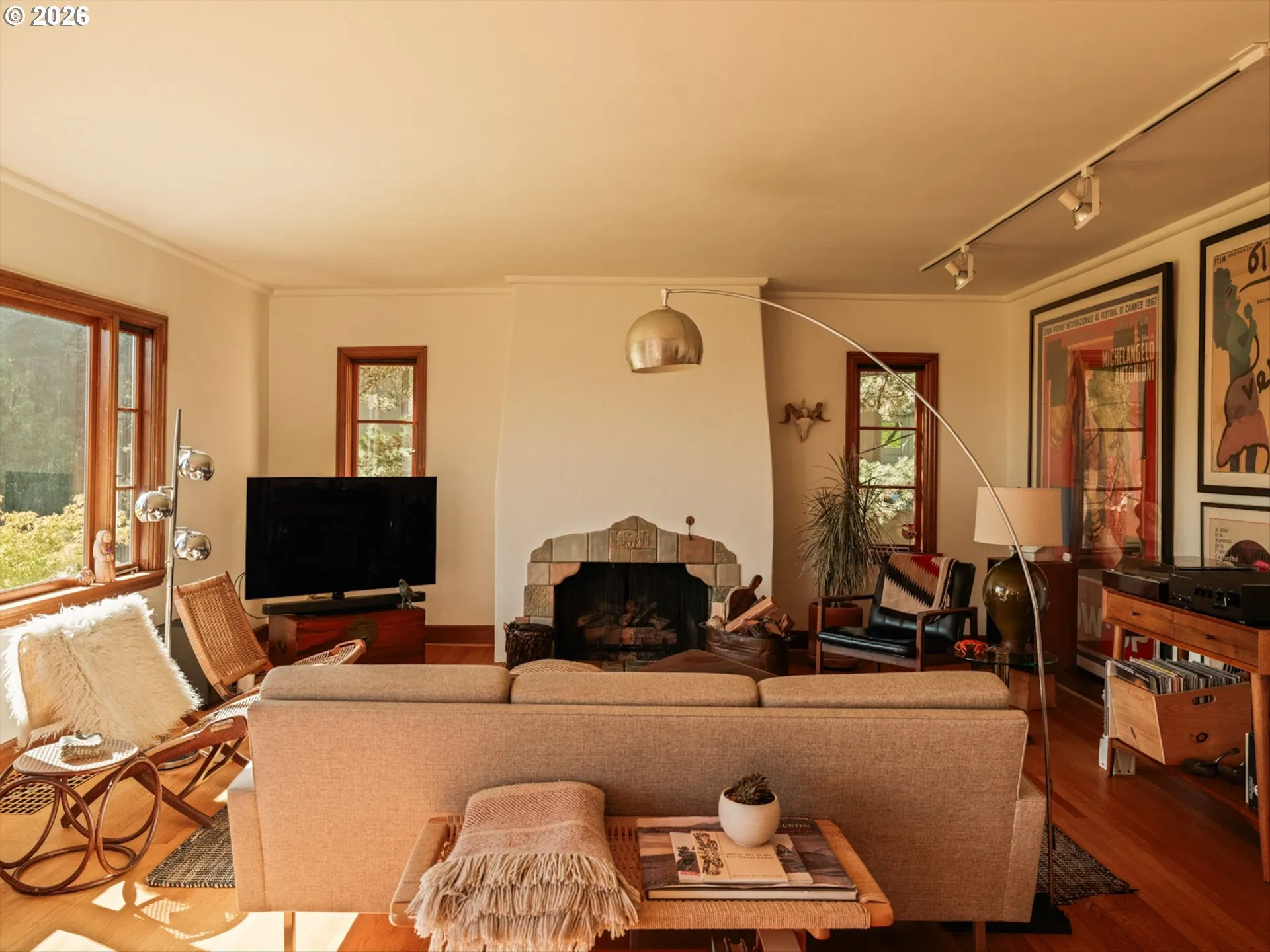 Living Room-Fireplace