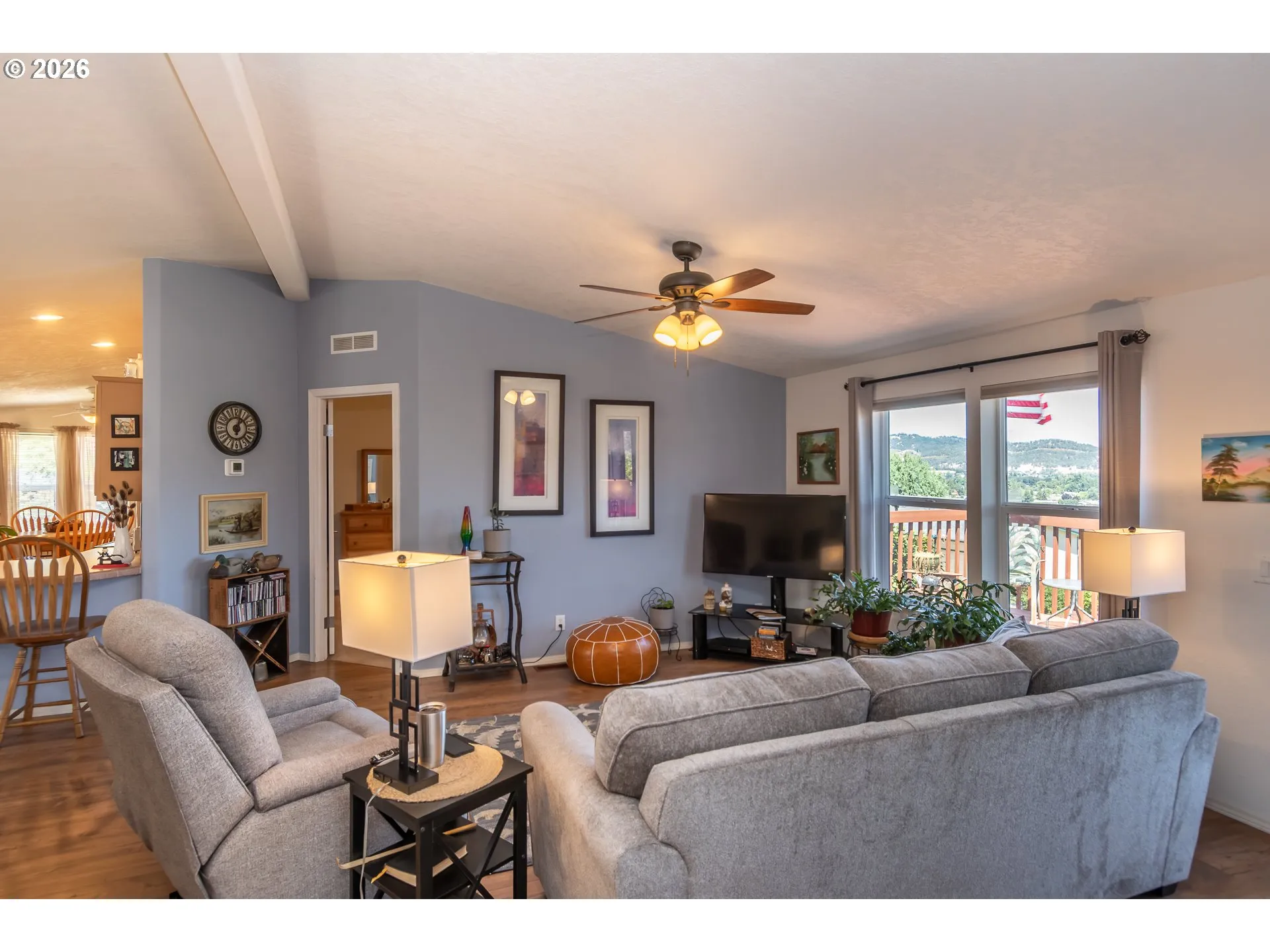Living Room-Vaulted Ceilings