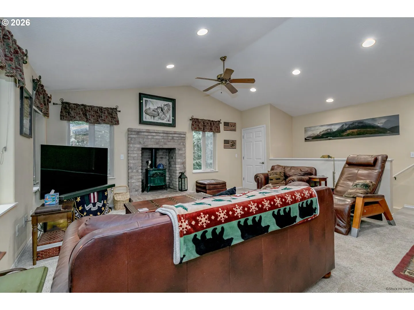 Living Room-Vaulted Ceilings
