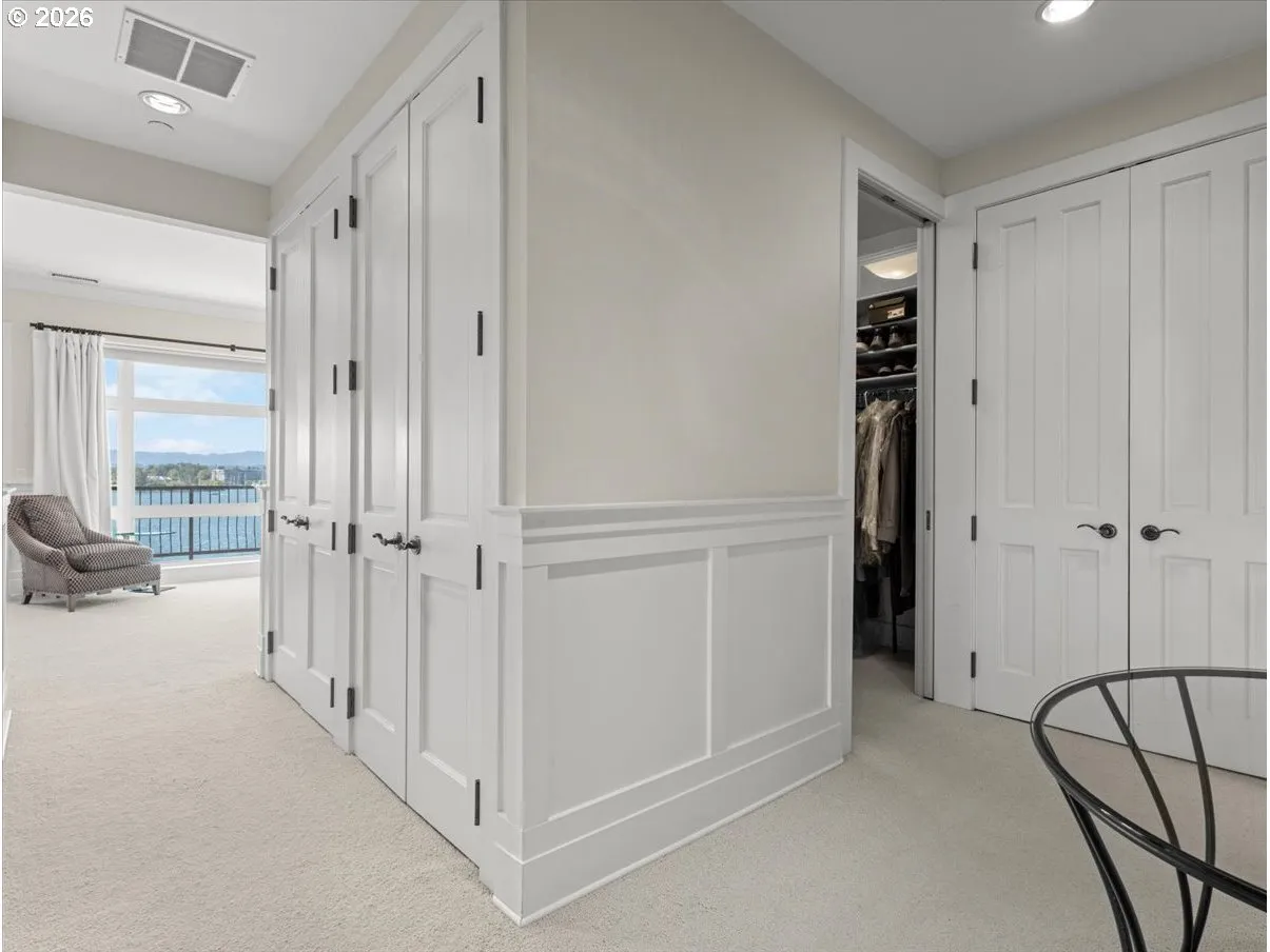 Bedroom, Primary