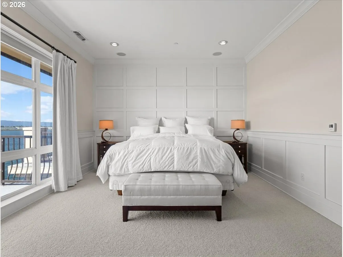 Bedroom, Primary