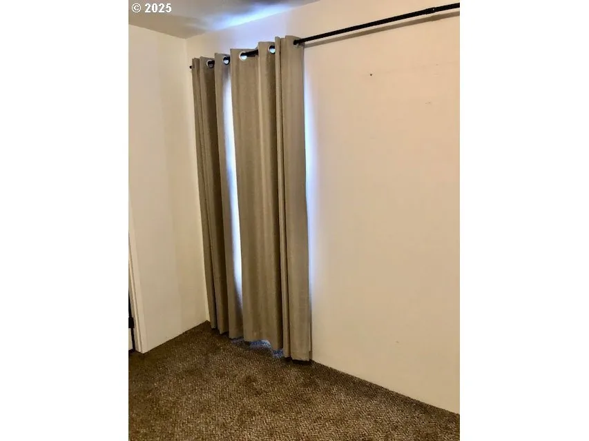Bedroom, Primary