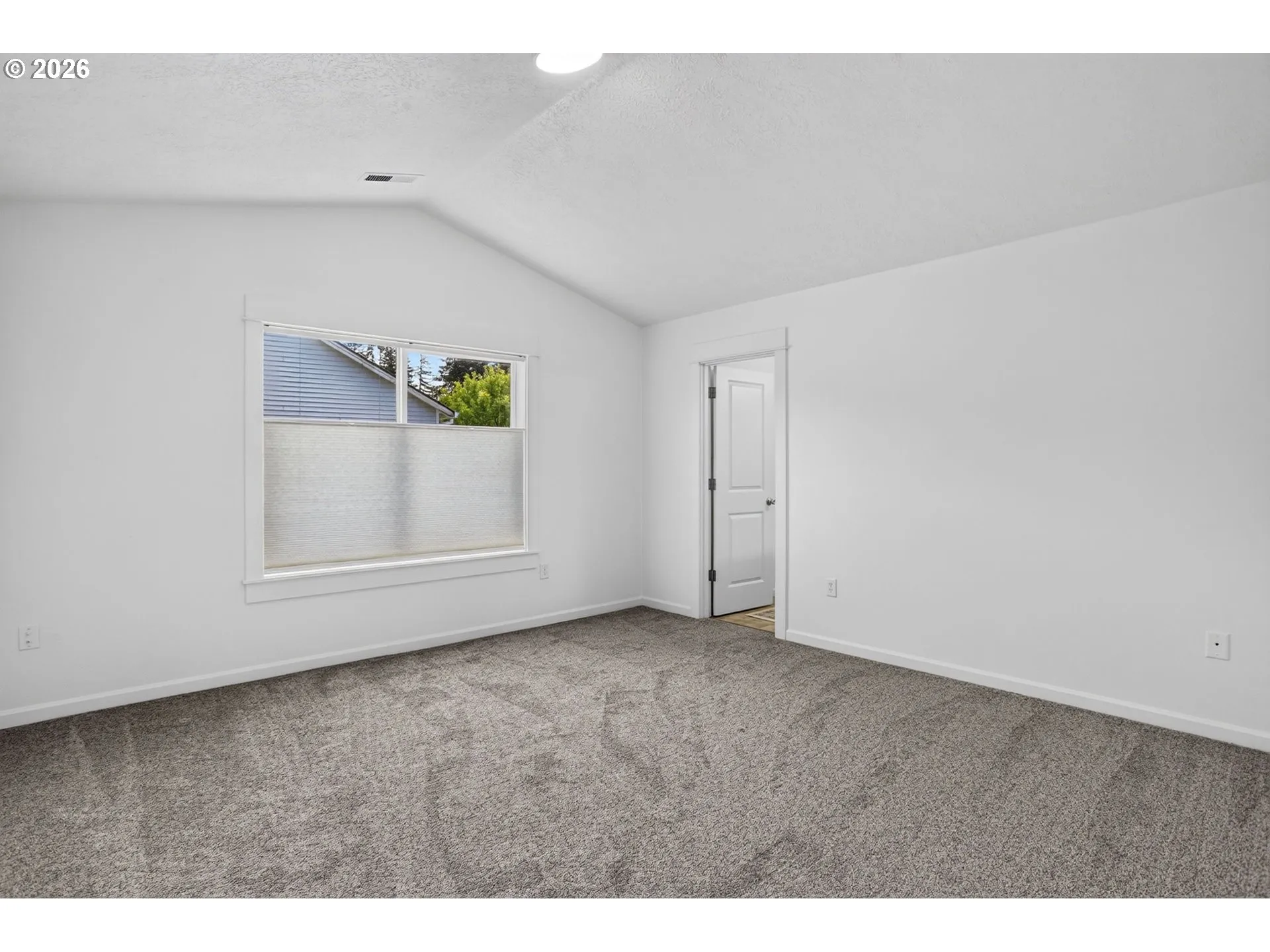 Bedroom, Primary-Vaulted Ceilings
