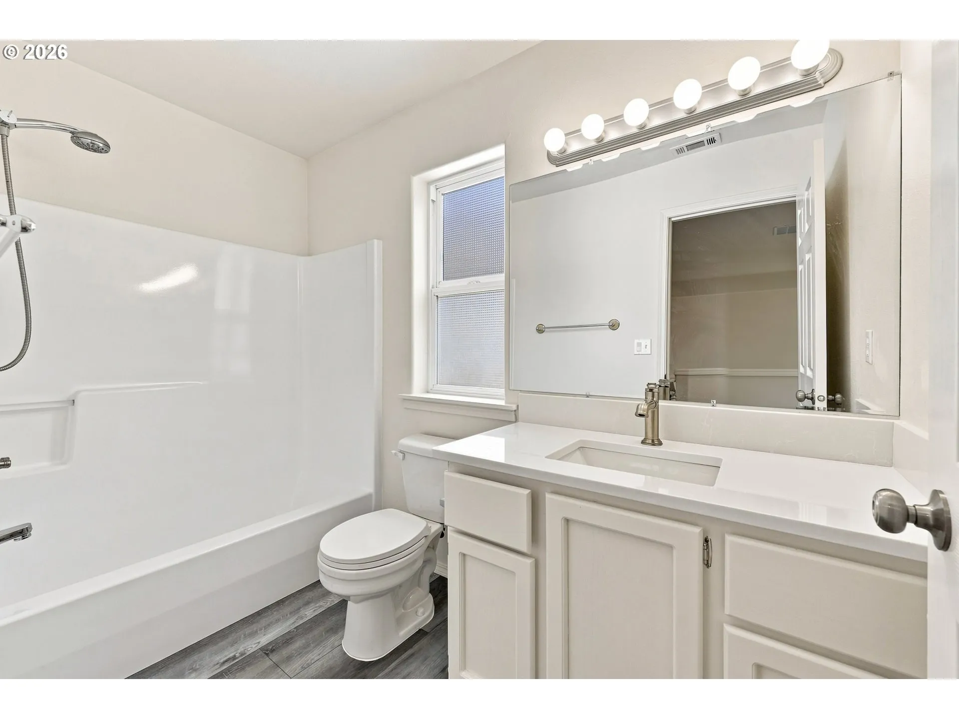 Bathroom-Upper