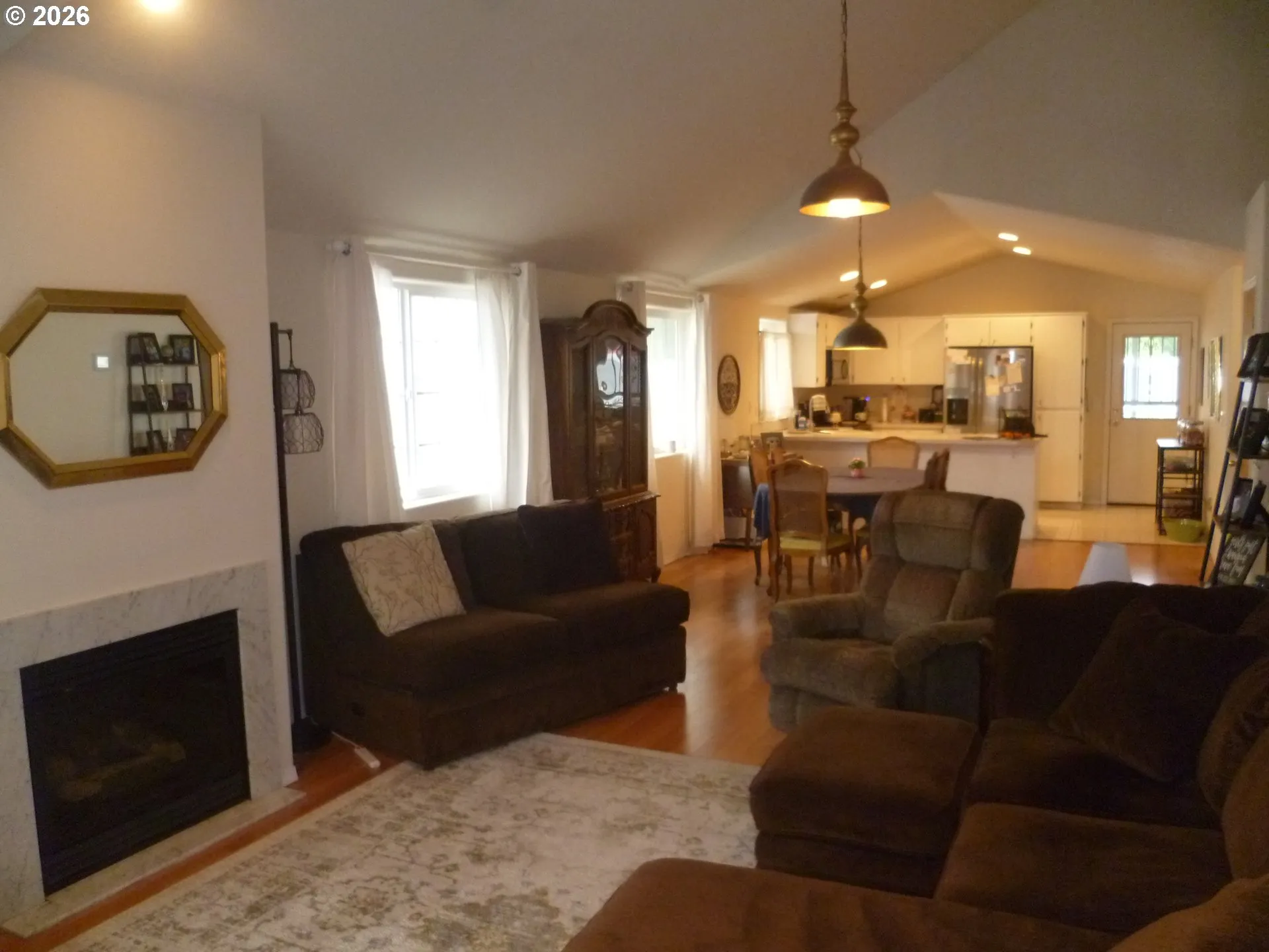 Living Room-Fireplace