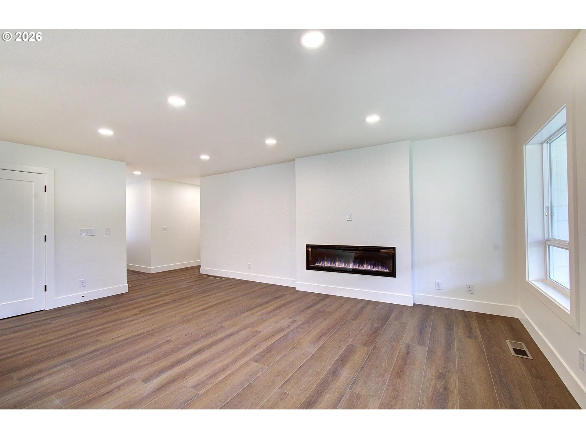 Living Room-Fireplace