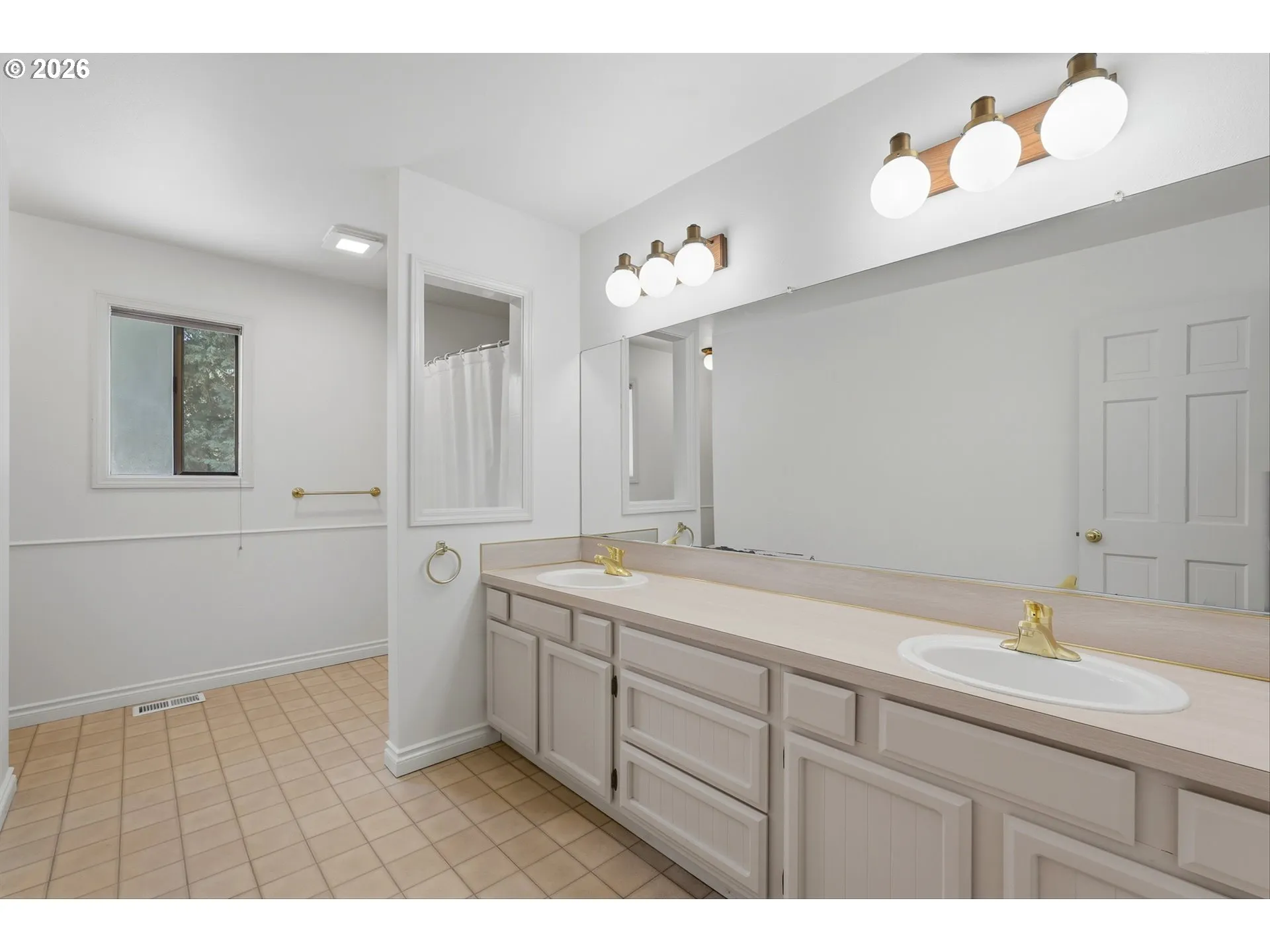 Bathroom-Double Sinks