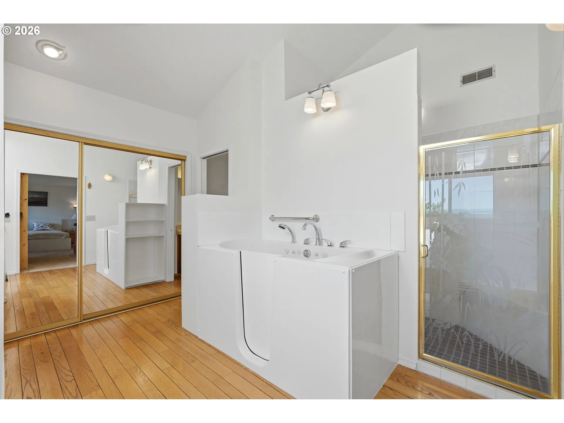 Primary Bedroom-Attached Bathroom