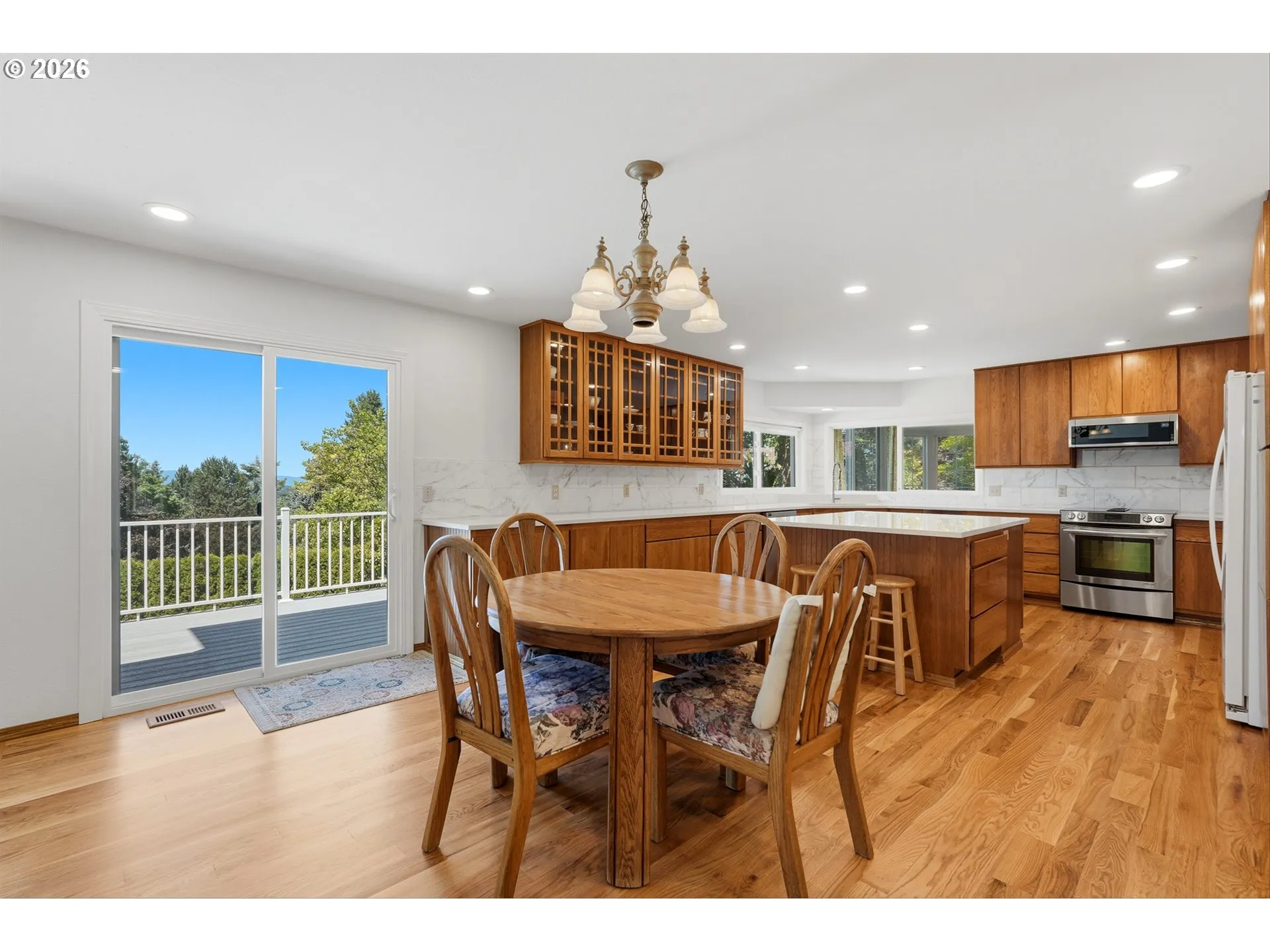 Kitchen-Eating Area