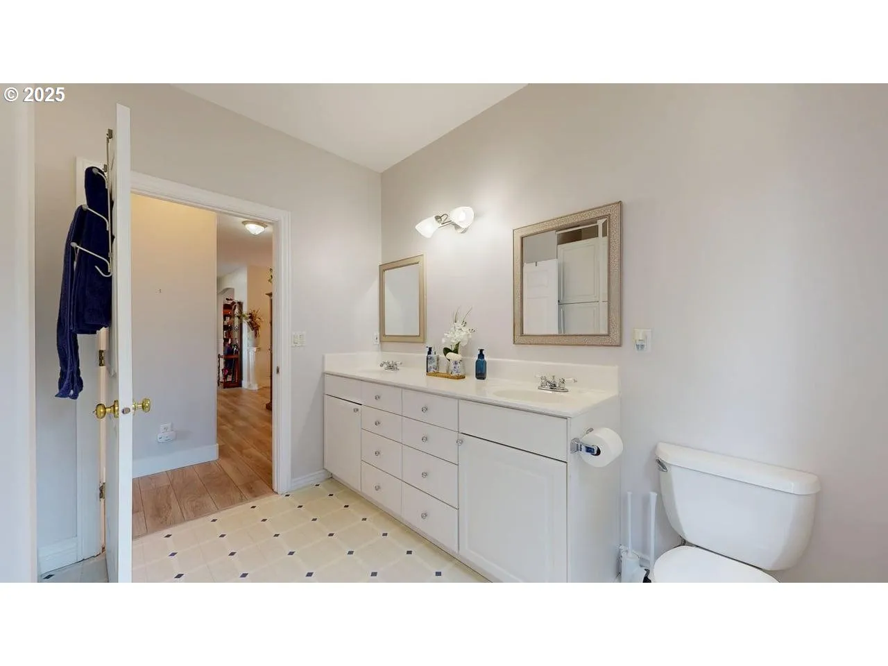 Bathroom-Hall