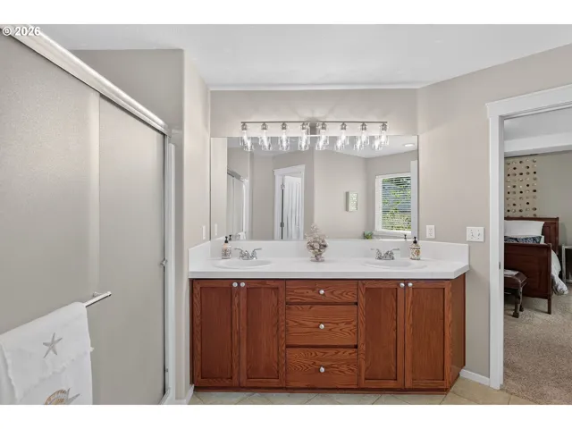 Bathroom-Walk in Shower