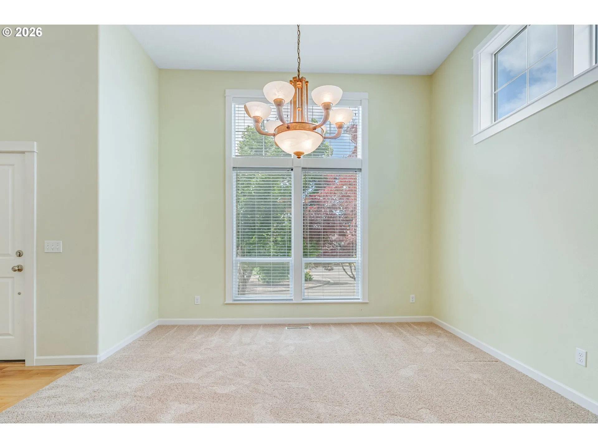 Dining Room-Vaulted Ceilings