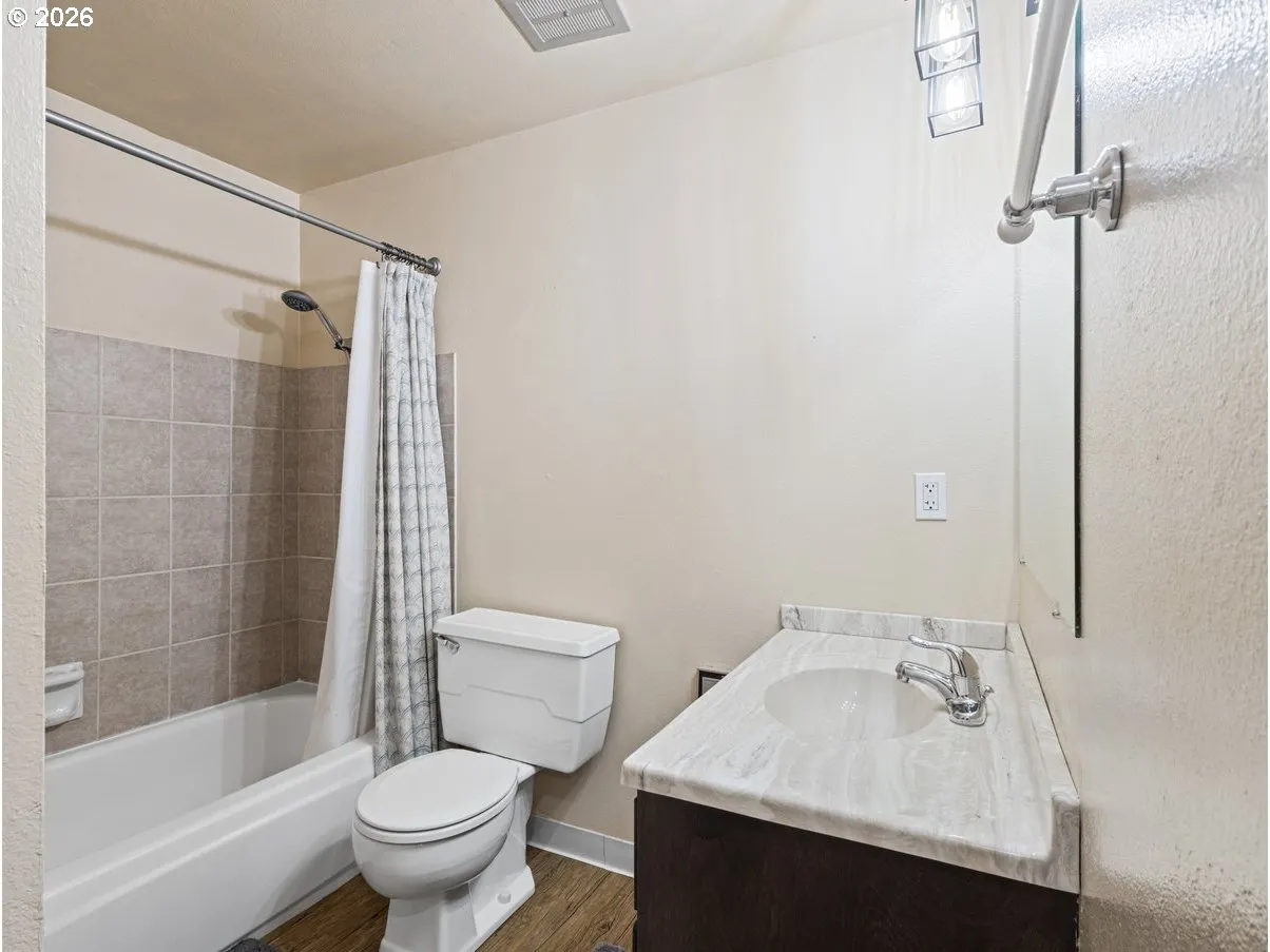 Bathroom-Upper