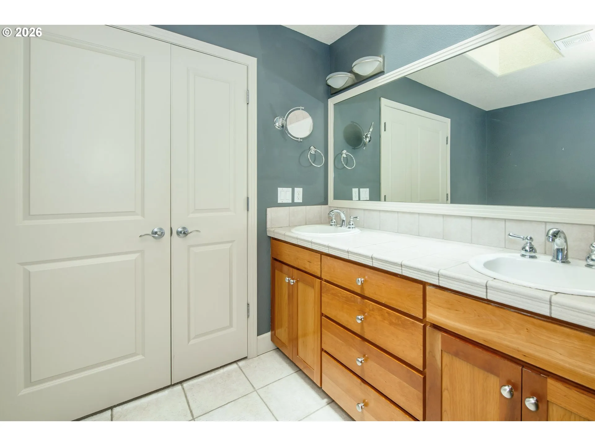 Bathroom, Attached-Double Sinks