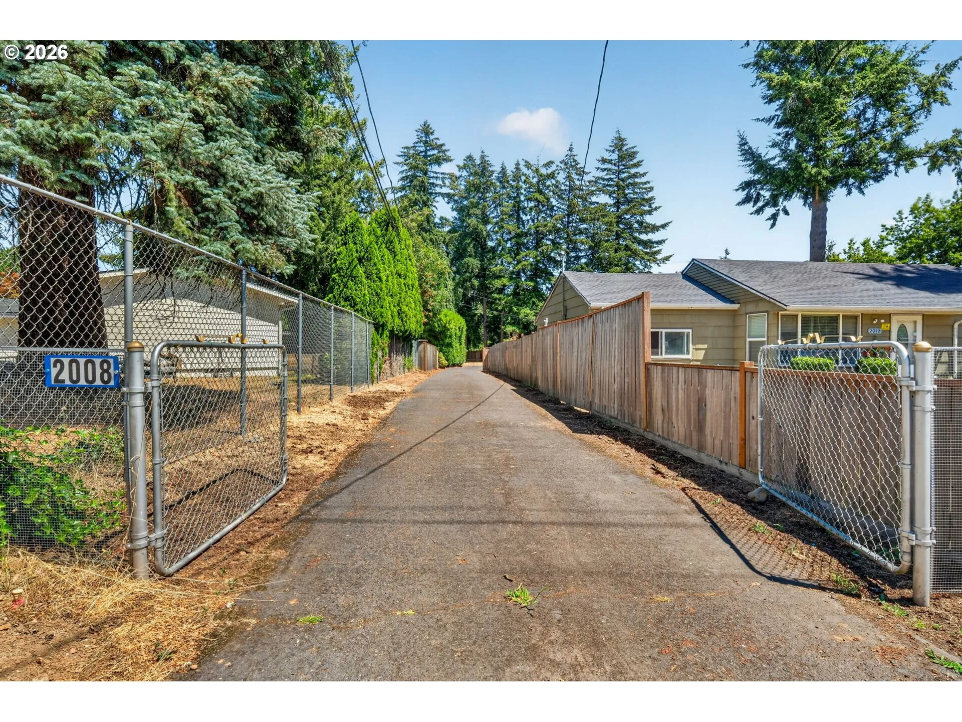 Driveway-Gated