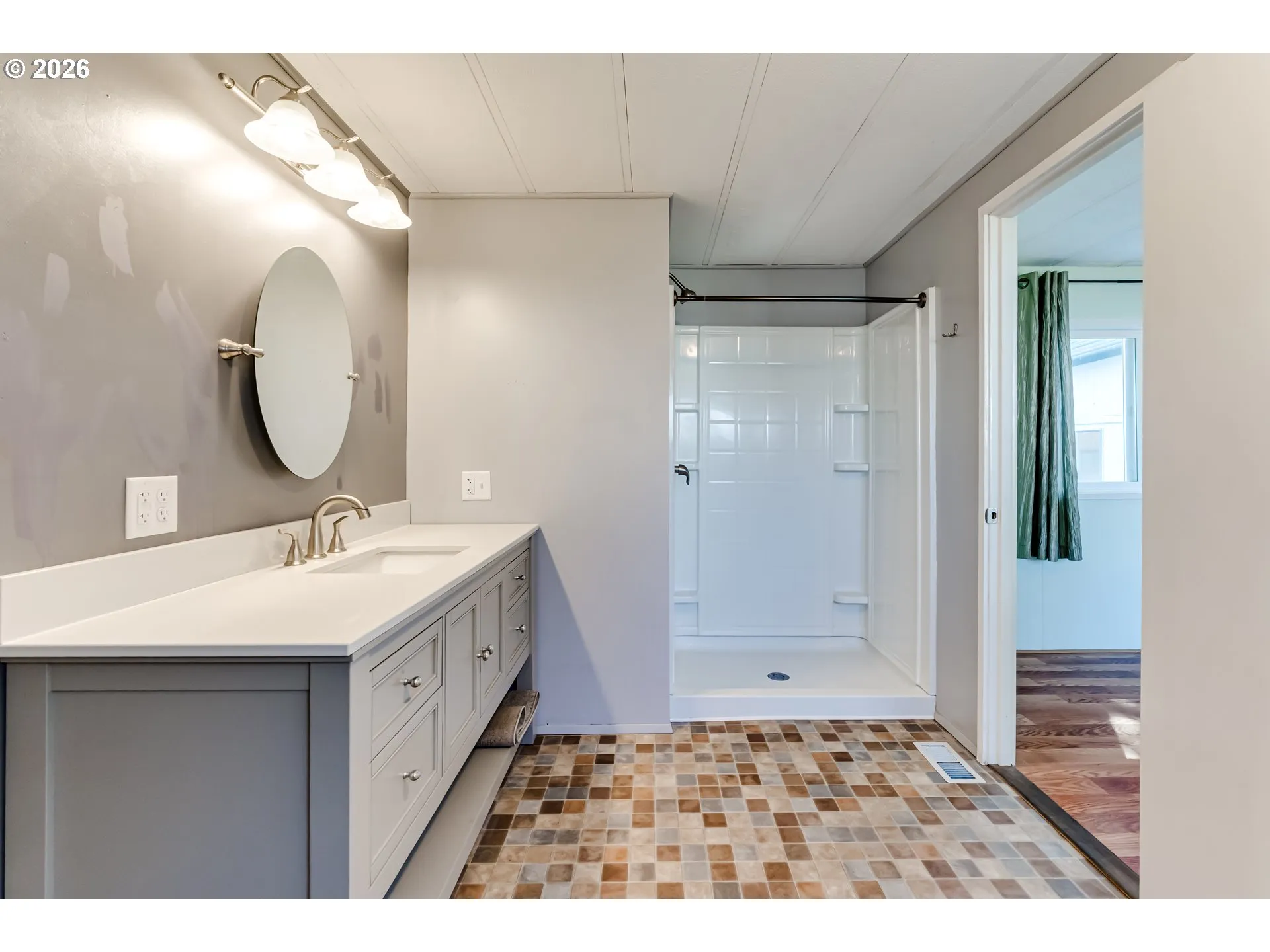 Bathroom-Walk in Shower