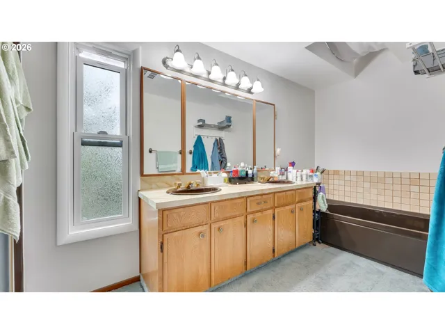 Owner's Suite Bathroom-Garden Tub