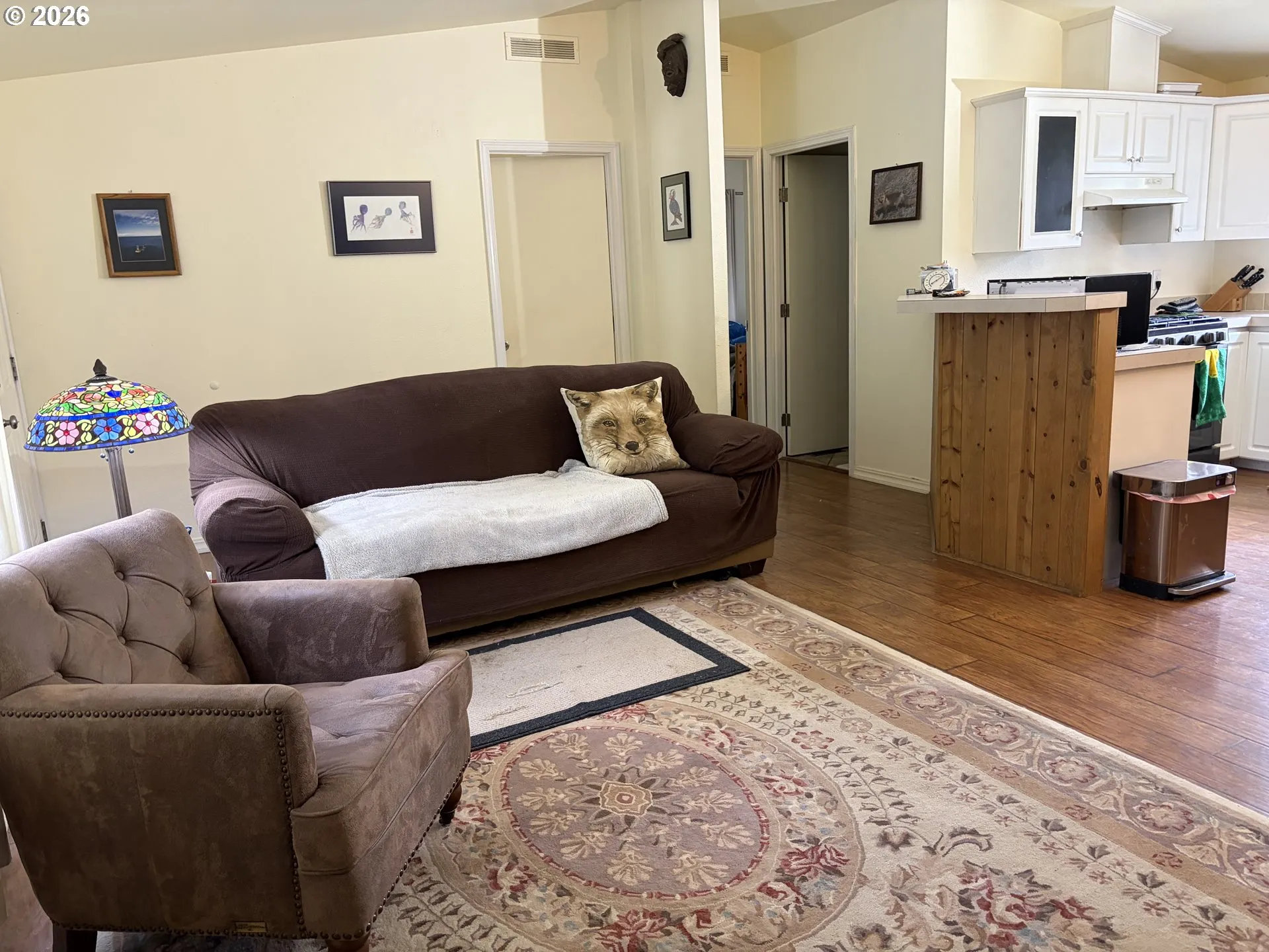 Living Room-Vaulted Ceilings