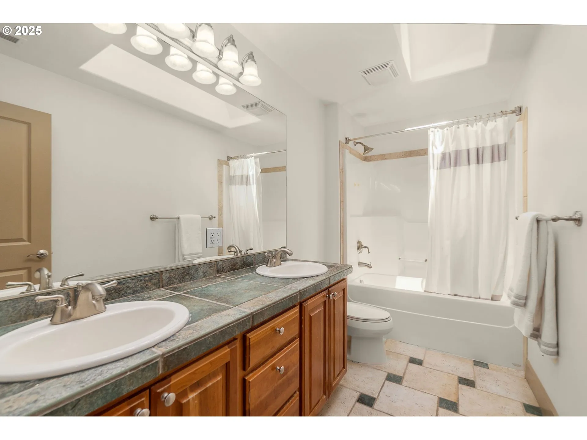Bathroom-Upper