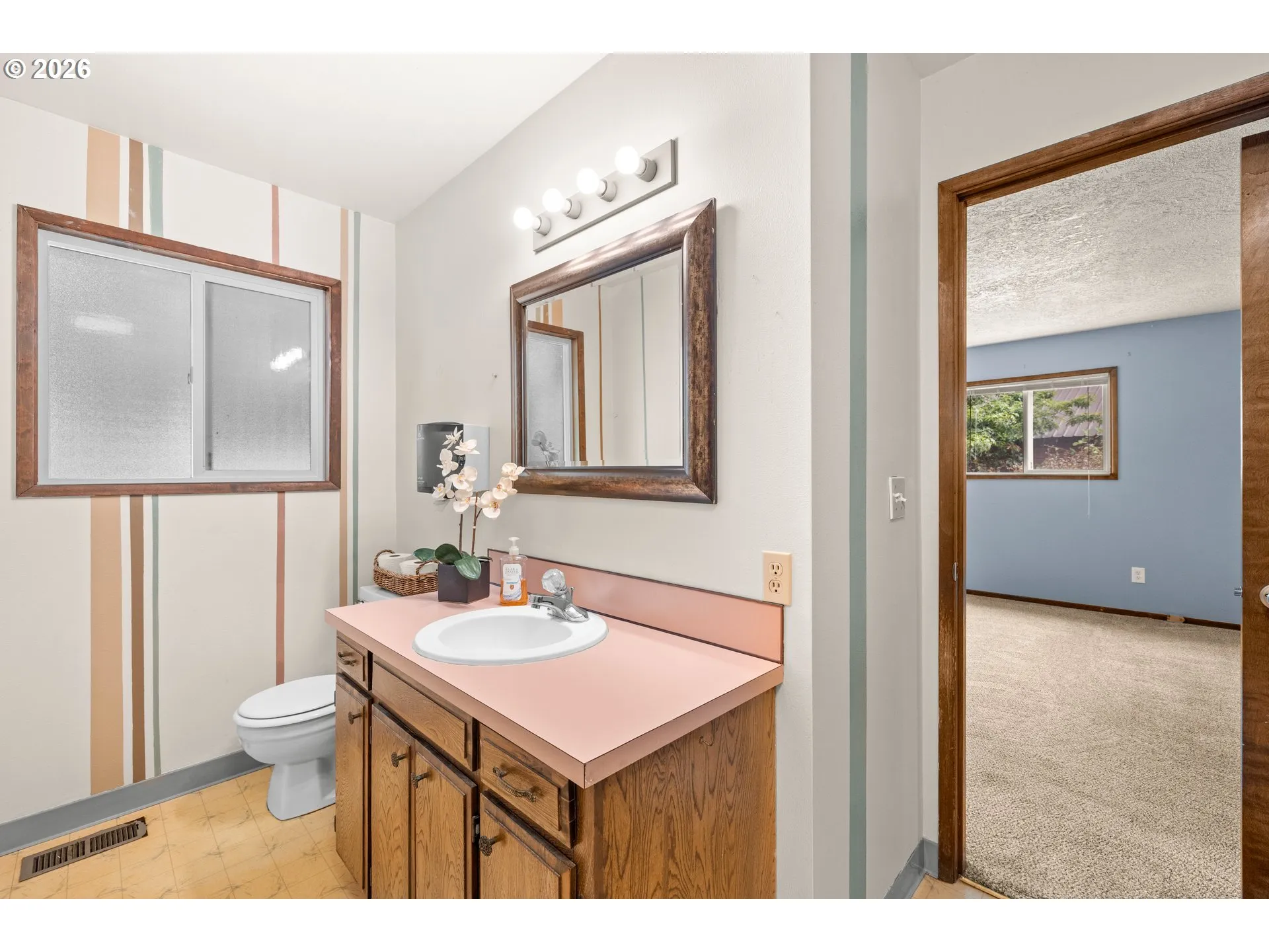 Bathroom, Continental