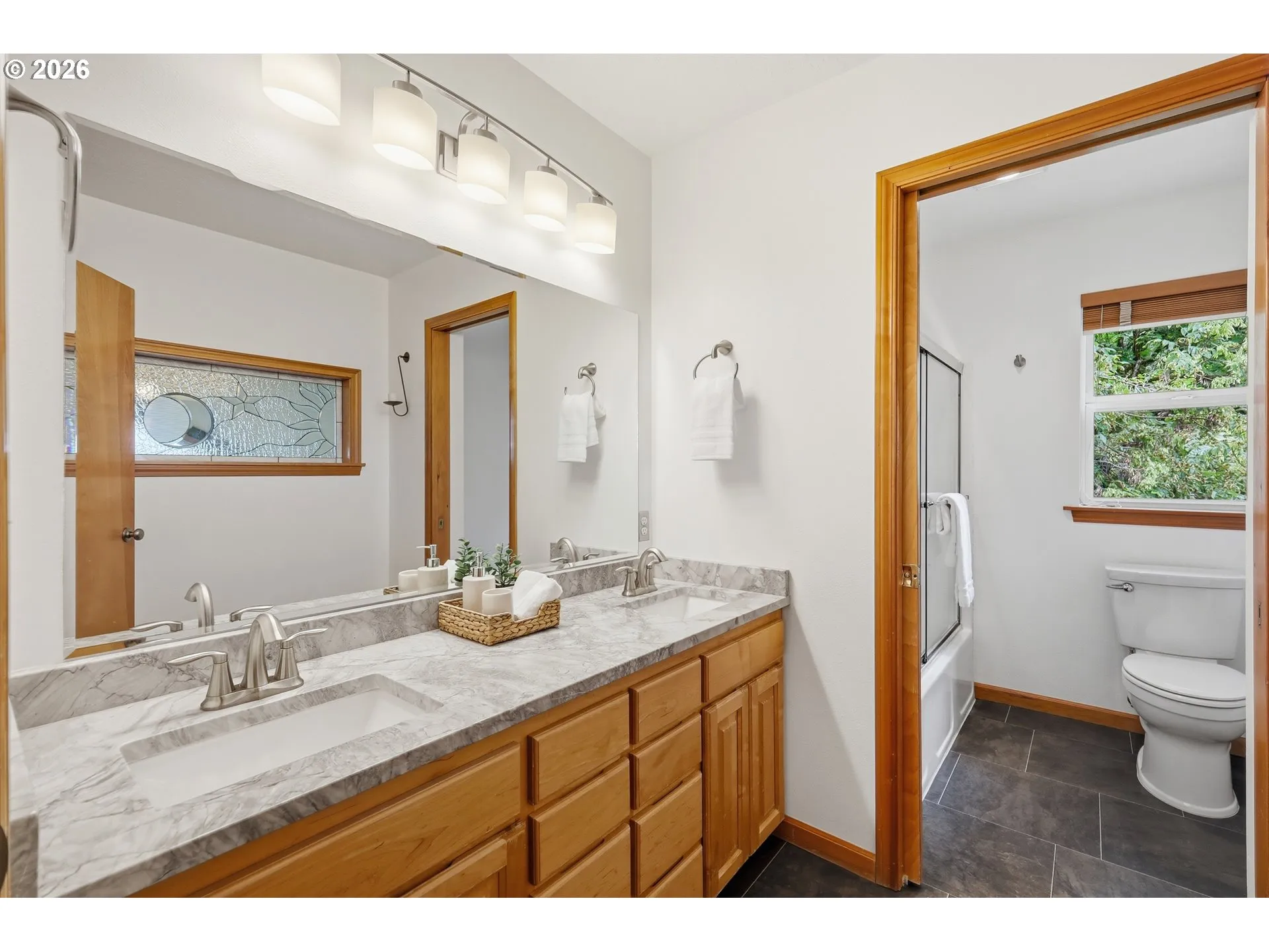 Bathroom-Upper
